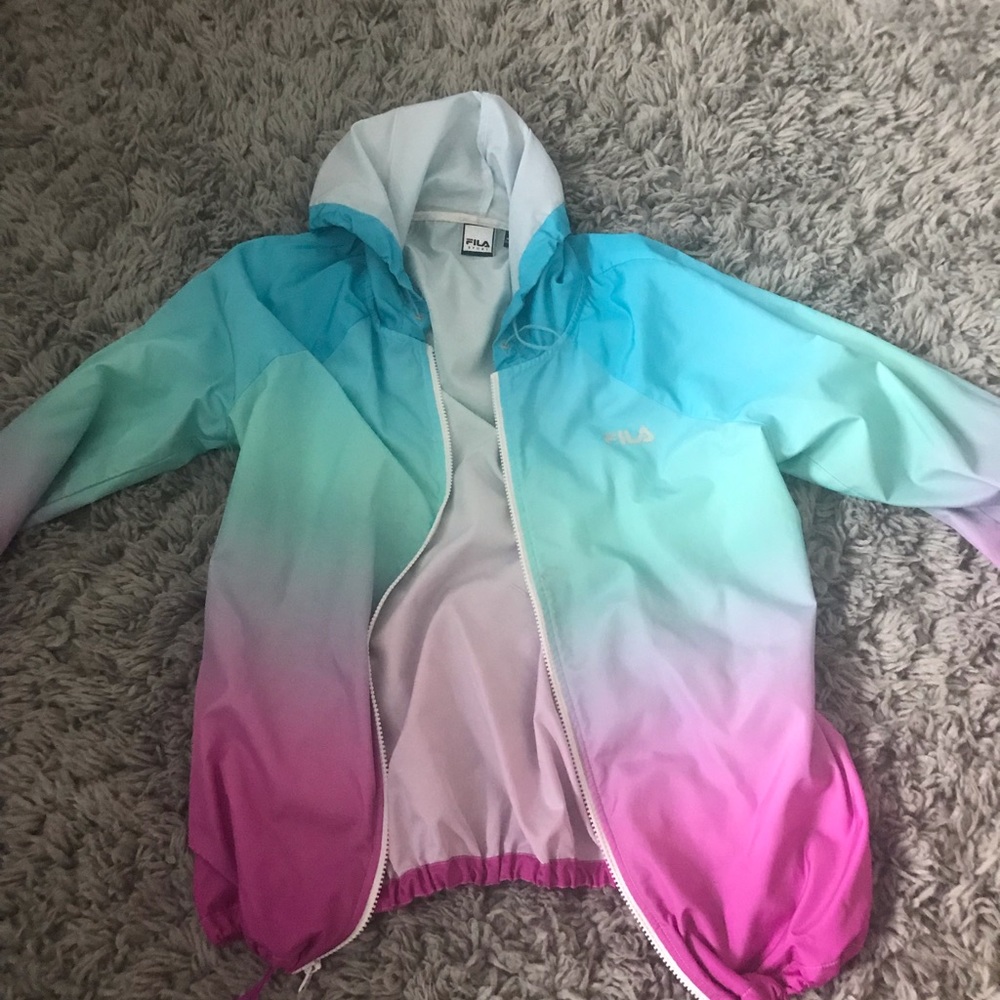 FILA wind breaker